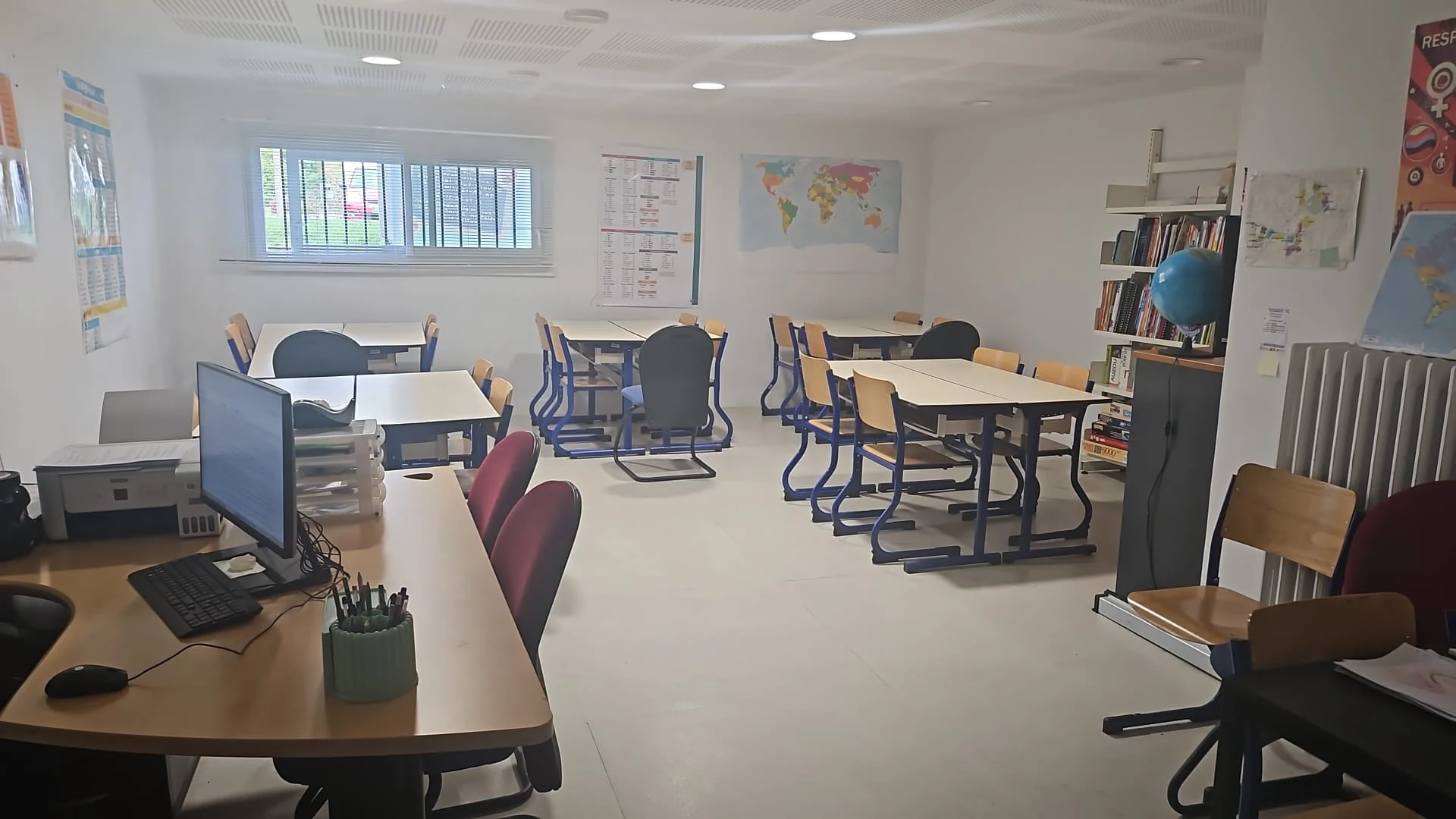 Salle de soutien scolaire, vue générale